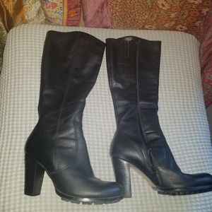 Gorgeous Fitzwell Boots